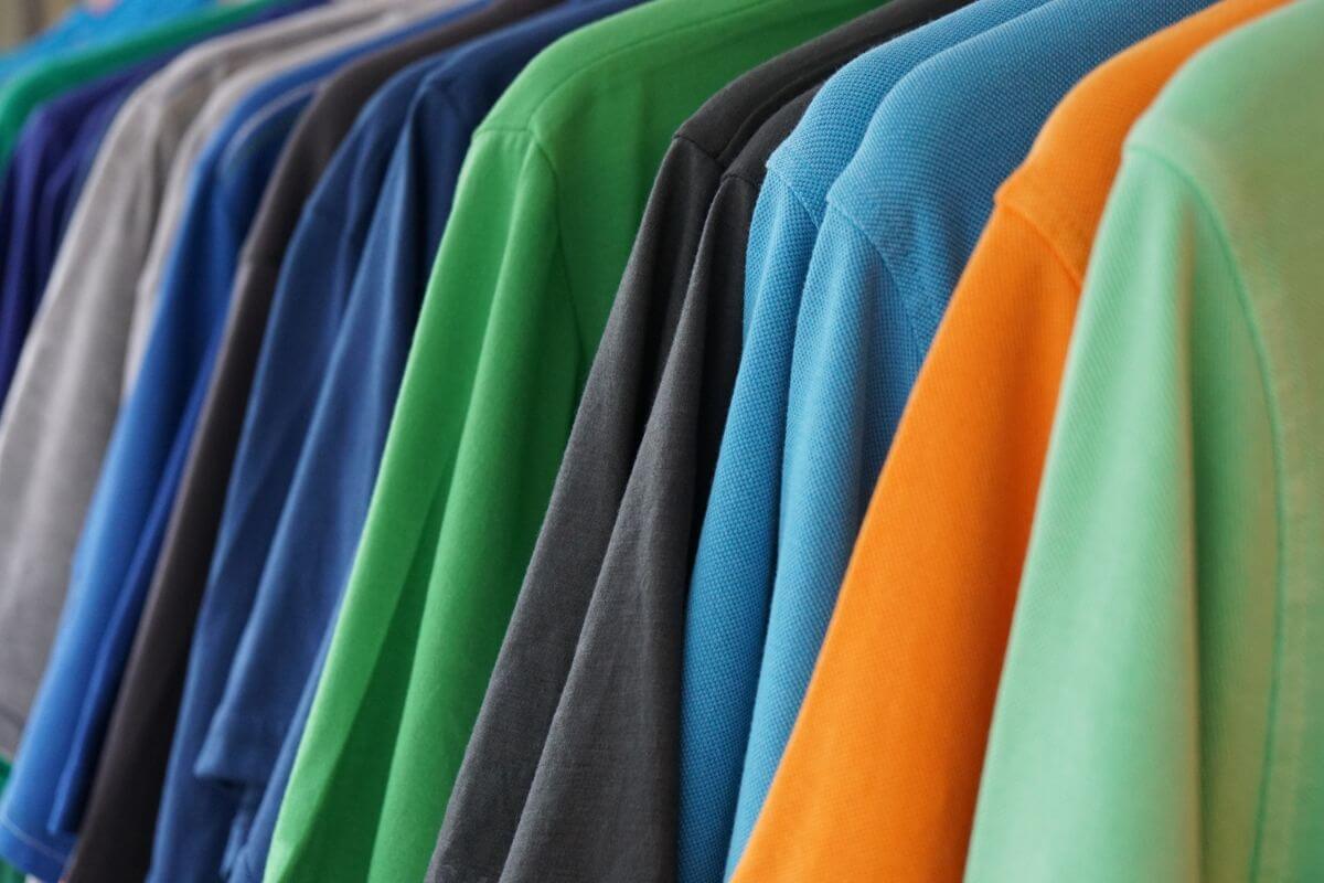 7 Benefits of Custom Polo Shirts for Your Company